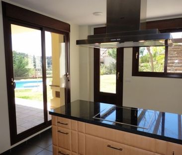 Detached Villa in Los Arqueros - Photo 2