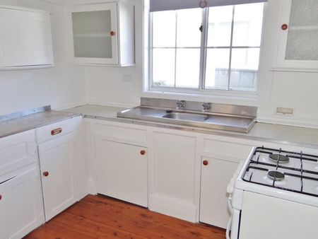 42 Fay Avenue, New Lambton NSW 2305 - Photo 2