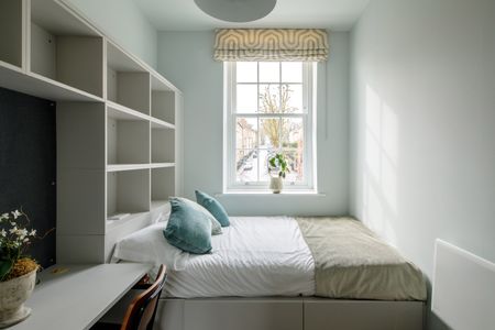 Park Street Room 3 - Photo 4