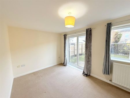 3 bedroom end of terrace house to rent - Photo 3