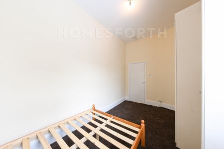 1 Bedroom Flat - Photo 2
