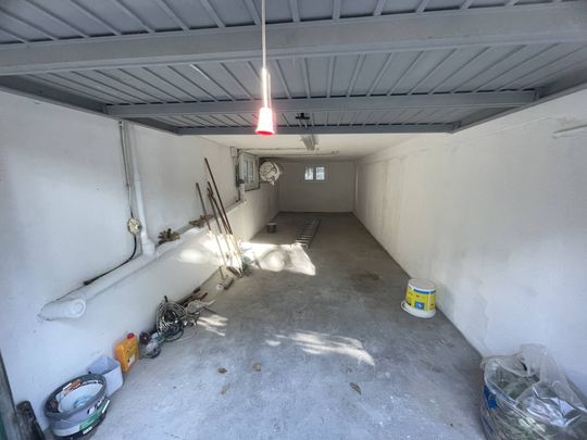 A louer, rdc surélevé d'une maison de ville, appartement 3 pièces entièrement rénové avec terrasse, jardin et garage Saint Julien 13012 Marseille - Photo 1