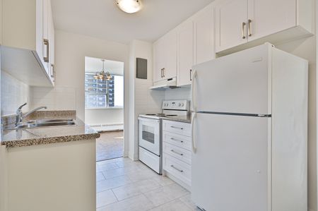 1 Bedroom South Facing - Photo 5