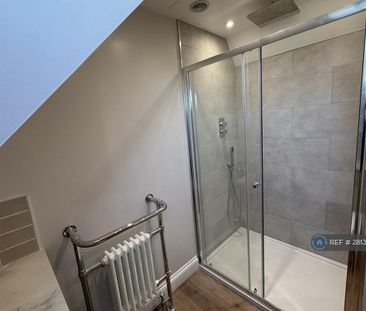 2 bedroom semi-detached house to rent - Photo 6