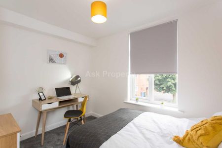 1 bedroom in a house share to rent - Photo 3