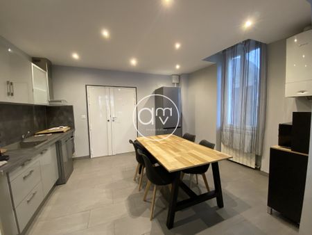 Location Appartement 2 pièces 55m² TOULON 83000 - Photo 4