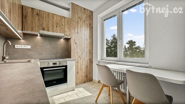 Pronájem bytu 3+1 68 m² - Photo 1
