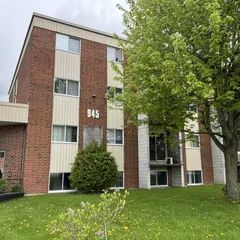 1 room apartment of 73m² in Sherbrooke - Photo 2