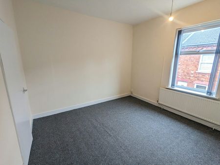 Terraced House to rent on - Photo 2