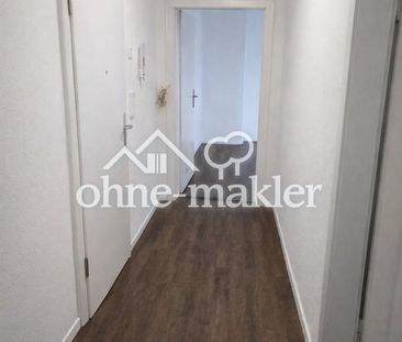Helle 2-Zimmer-Wohnung mit großem Balkon, Küche, Privatparkplatz - Photo 3