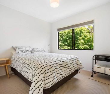 Single Garage 3 Bed 2 Bath Standalone House - Photo 6