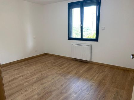 Location Appartement 4 pièces 85m² UCEL 07200 - Photo 3
