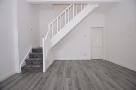 2 Bedroom Terraced House - Photo 4