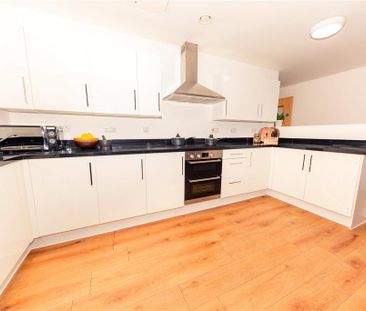 6 bedroom flat to rent - Photo 5