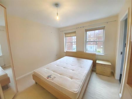 3 bedroom apartment to rent - Photo 2