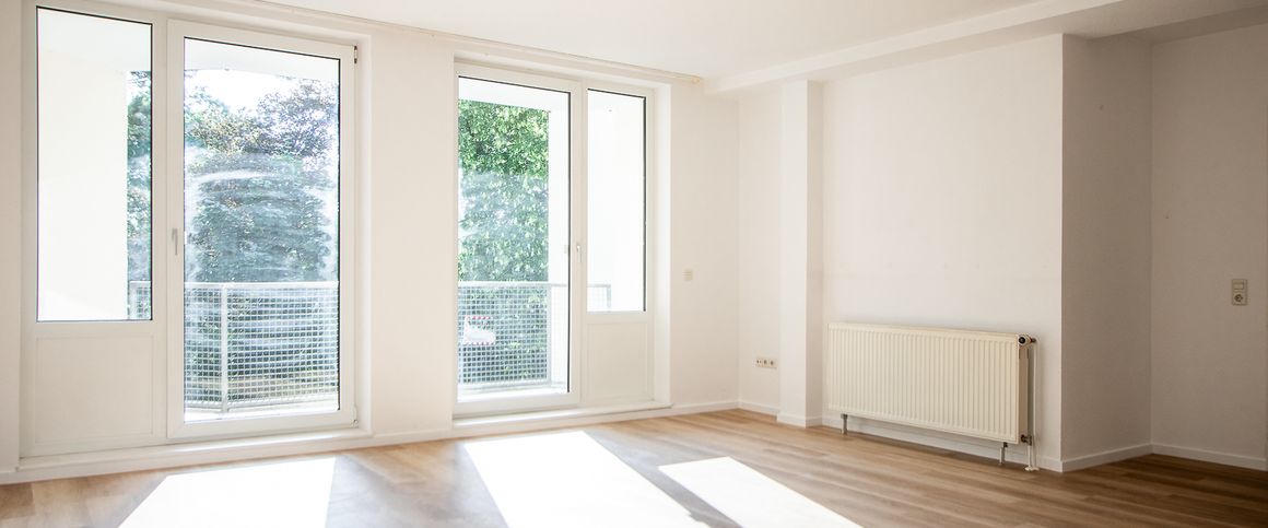 Schick renovierte 3 Zimmerwohnung mit Balkon und Tiefgarage im Zentrum von Oerlinghausen - Foto 1