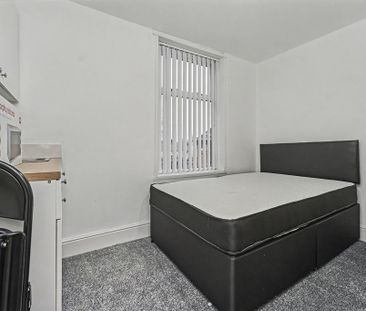 6 bedroom semi-detached house to rent - Photo 6