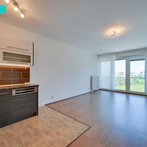 Pronájem krásného bytu o dispozici 1+kk s prostorným sklepem, ul. Edvarda Beneše v Olomouci. - Photo 1