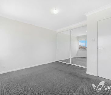 Near new double storey 4 bedroom house for rent in Box Hill - Photo 2