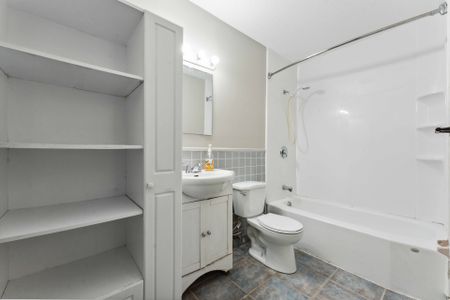 For Lease - 1958 Jasmine Crescent Unit# 34J, Beacon Hill North - South and Area, Ontario - Photo 4