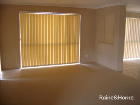 23 Courtney Close, Heritage Park, QLD 4118 - Photo 1