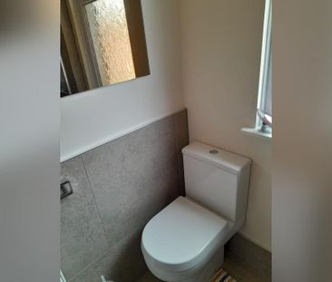 4 bedroom terraced house to rent - Photo 6