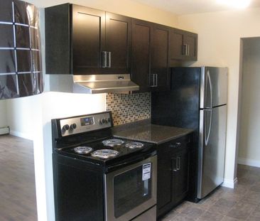 10414 77 Avenue Northwest-2 Bedrooms-Move in incentives! | 10414 77... - Photo 1