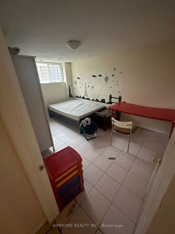 For Lease - 18 Reidmount Avenue Unit# Basement, Toronto, Ontario - Photo 3