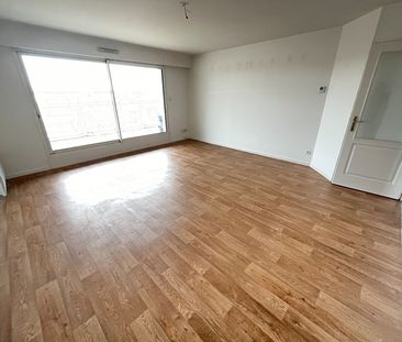 Location Appartement 3 pièces 71m² - Photo 2