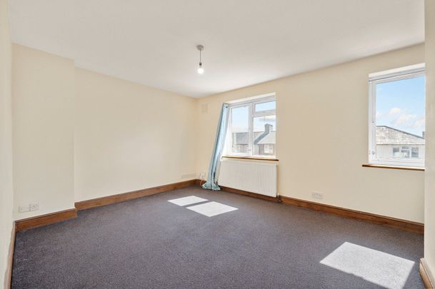 2 bedroom flat to rent, - Photo 1