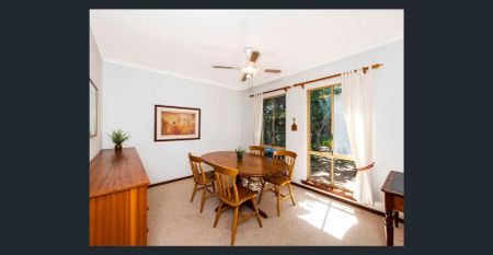 FULLY FURNISHED 3x2 HOUSE IN A GREAT LOCATION! - Photo 5