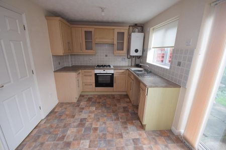 3 bedroom semi-detached house to rent - Photo 5