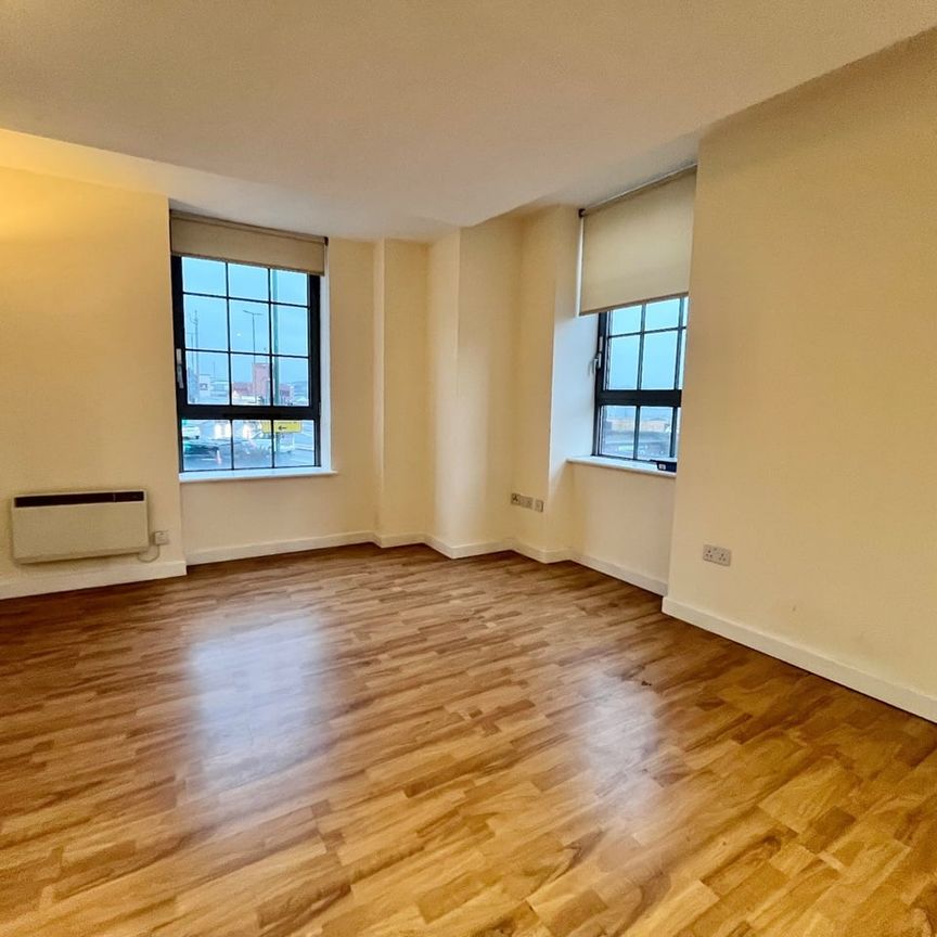 2 Bed Flat, Queens Road, NG2 - Photo 1