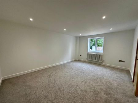 5 bedroom detached house to rent - Photo 3