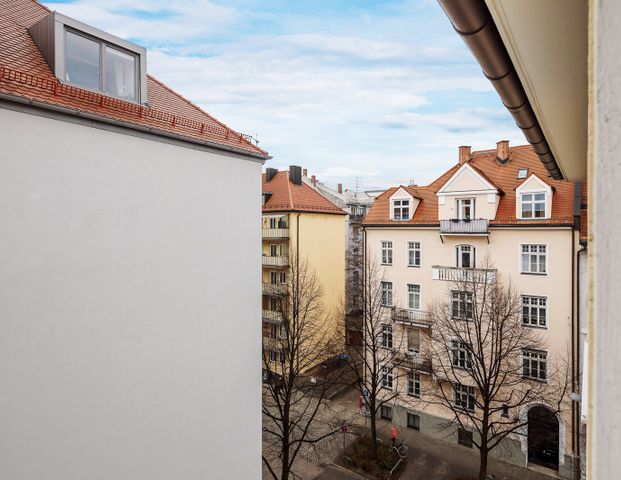 Prime location: beautifully furnished apartent - Photo 1