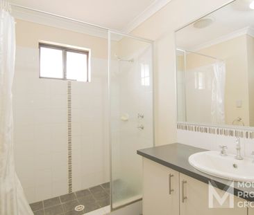 IMMACULATE 4 x 2 FAMILY HOME WITH PLENTY OF EXTRAS - Photo 5