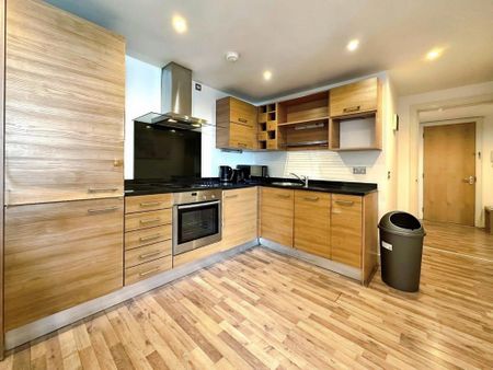 2 bedroom flat to rent - Photo 2