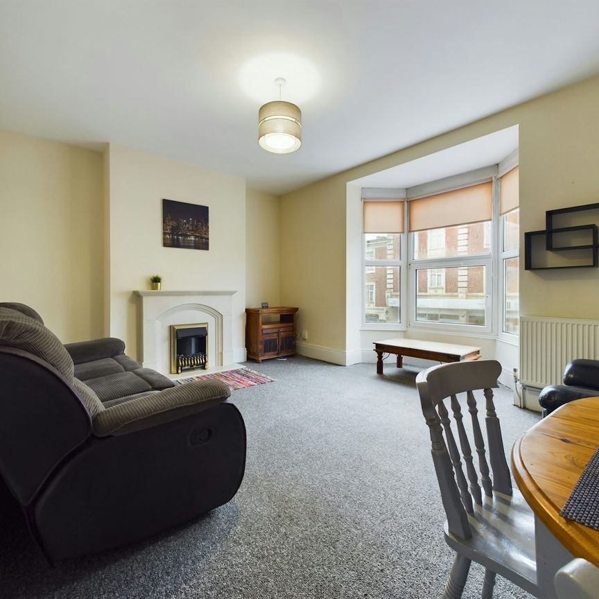 Maisonette to rent on - Photo 1