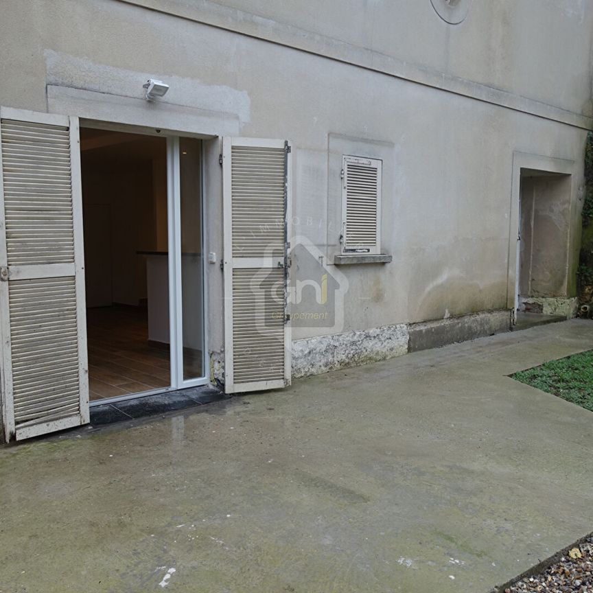 Buc -RDC 2 pièces 49 m² avec terrasse , - Photo 1