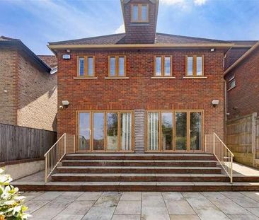 Blackacre Road, Theydon Bois, CM16 - Photo 4