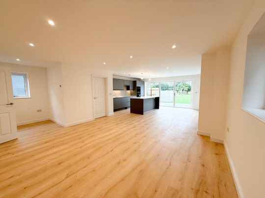 Lower Road, Great Amwell, Ware - Photo 1