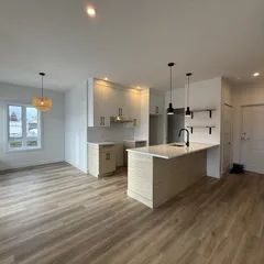 1 room apartment of 97m² in Saint-Damase - Photo 2