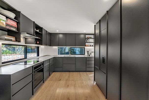 Family Home for Rent – Orakei Basin / Remuera - Photo 1