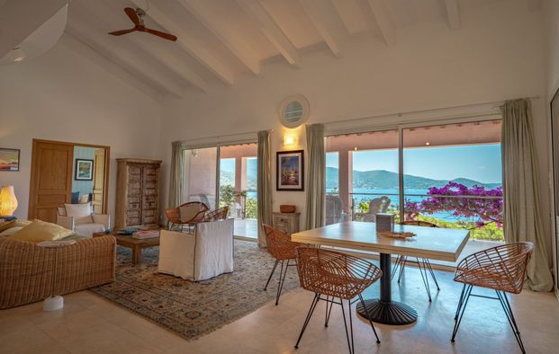 Rental Villa Ajaccio 8 Rooms 300 m² - Photo 1