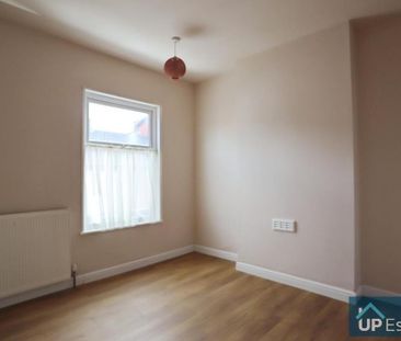 2 bedroom end of terrace house to rent - Photo 1