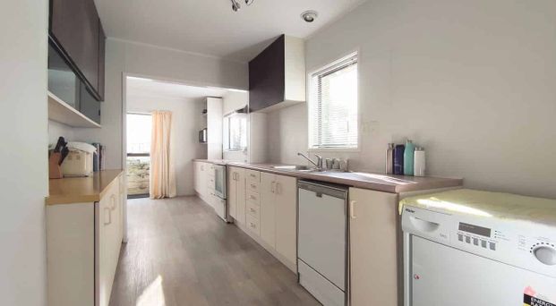 Double Grammar Zone large 5 bedroom Home - Photo 1