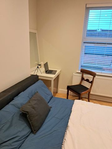 Room in a Shared House, Mayday Road, CR7 - Photo 3