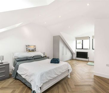 Recently built four bedroom family house in a great location. - Photo 2