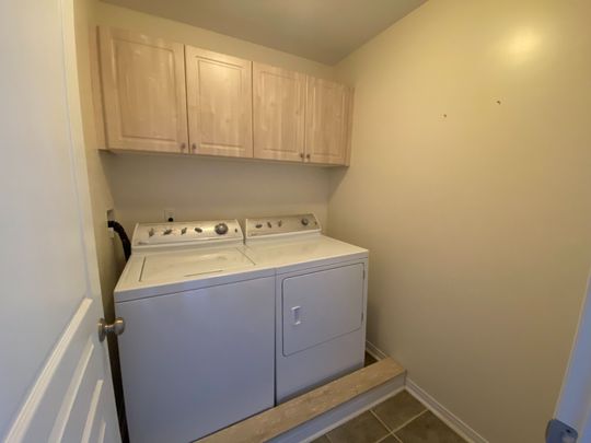 For Lease - 2329 Blue Oak Circle, Oakville, Ontario - Photo 1