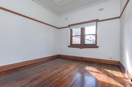 597A North Road, Ormond VIC 3204 - House For Rent | Domain - Photo 4